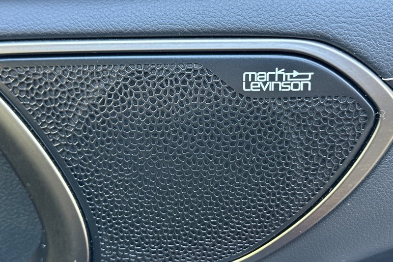 Lexus ES Vehicle Full-screen Gallery Image 41