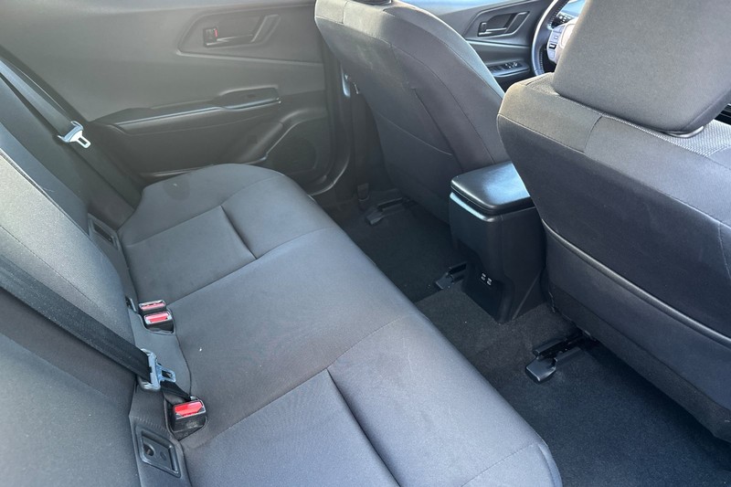 Toyota Prius Vehicle Full-screen Gallery Image 18
