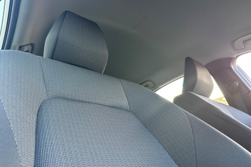 Toyota Prius Vehicle Full-screen Gallery Image 20
