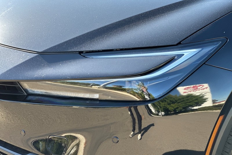 Toyota Prius Vehicle Full-screen Gallery Image 47