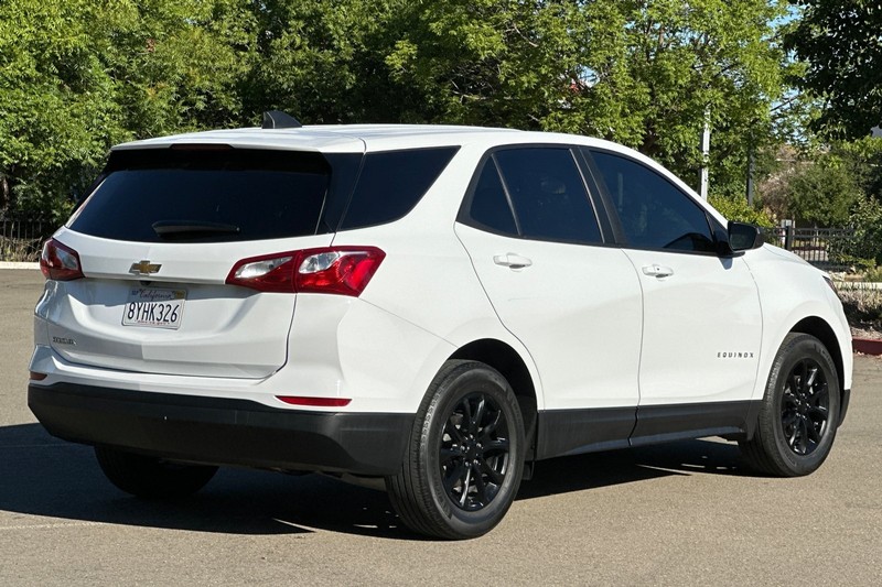 Chevrolet Equinox Vehicle Full-screen Gallery Image 04
