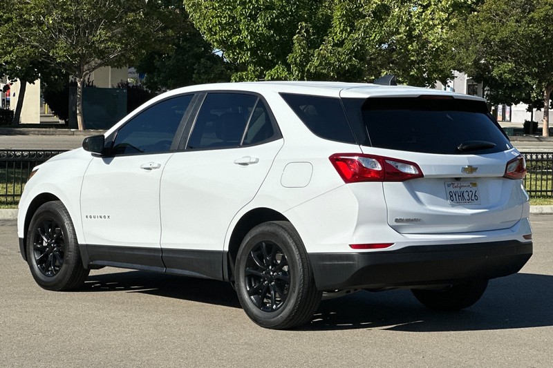 Chevrolet Equinox Vehicle Full-screen Gallery Image 06