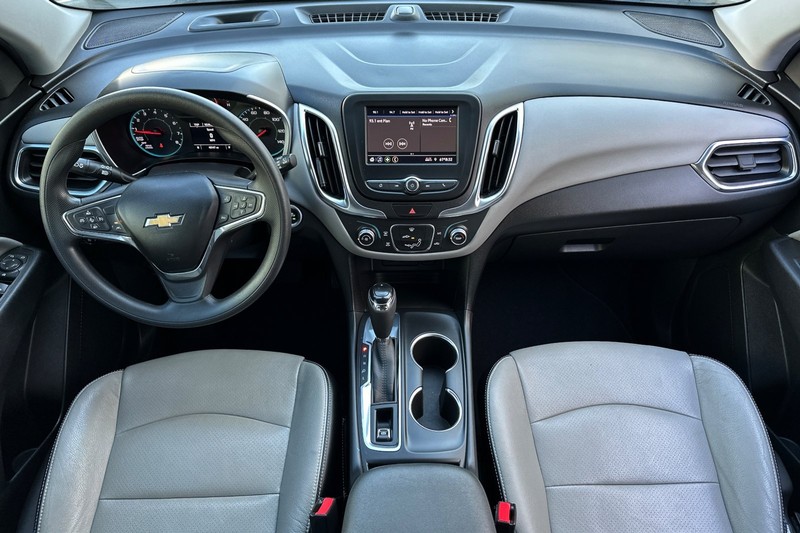 Chevrolet Equinox Vehicle Full-screen Gallery Image 15