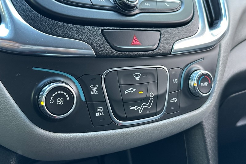 Chevrolet Equinox Vehicle Full-screen Gallery Image 28
