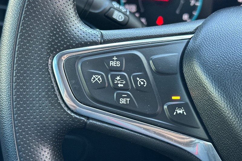 Chevrolet Equinox Vehicle Full-screen Gallery Image 35