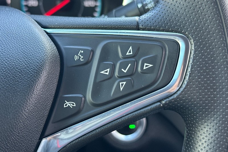 Chevrolet Equinox Vehicle Full-screen Gallery Image 37