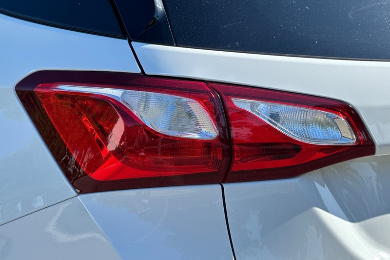 Chevrolet Equinox Vehicle Full-screen Gallery Image 46