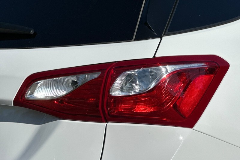 Chevrolet Equinox Vehicle Full-screen Gallery Image 48