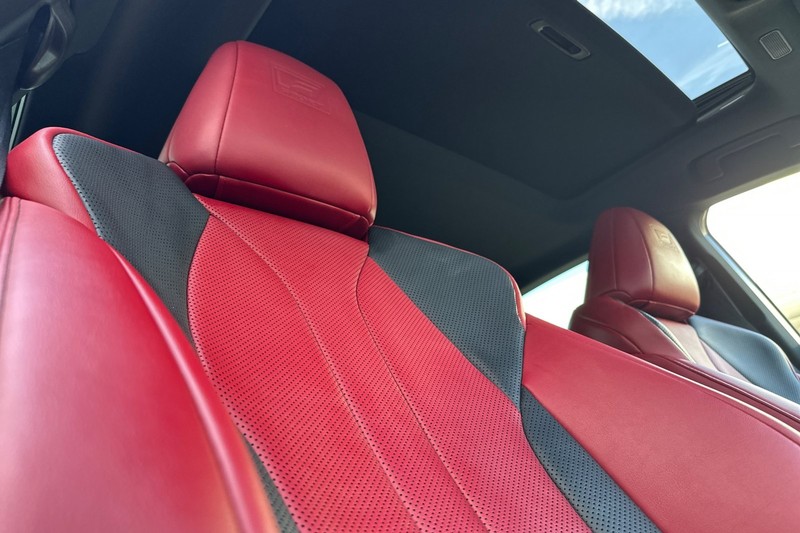 Lexus ES Vehicle Full-screen Gallery Image 19