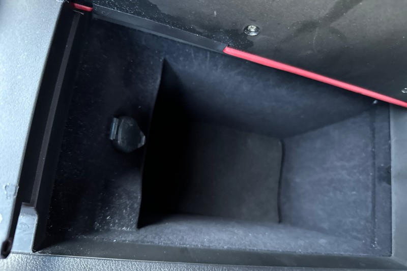 Lexus ES Vehicle Full-screen Gallery Image 29