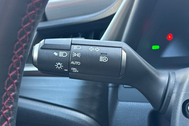 Lexus ES Vehicle Full-screen Gallery Image 34