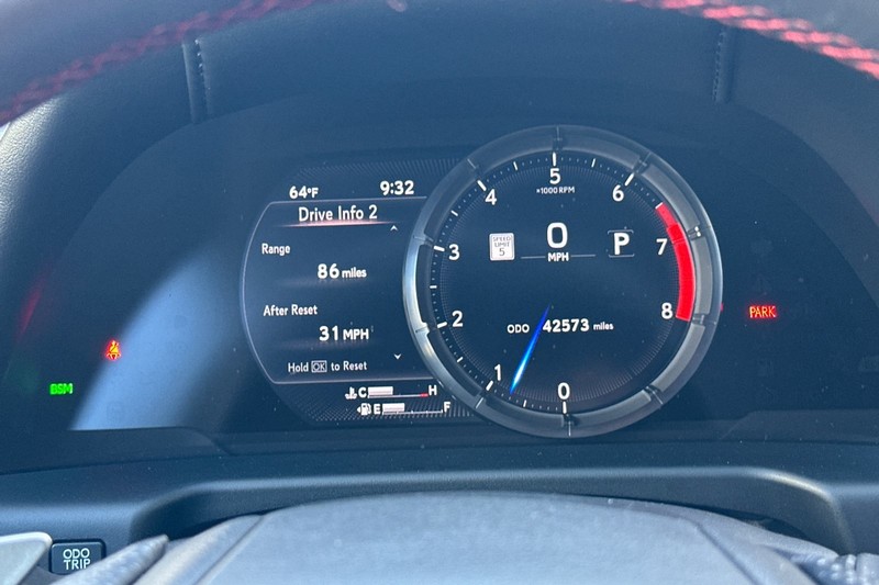 Lexus ES Vehicle Full-screen Gallery Image 37