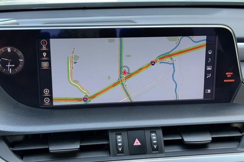 Lexus ES Vehicle Full-screen Gallery Image 42