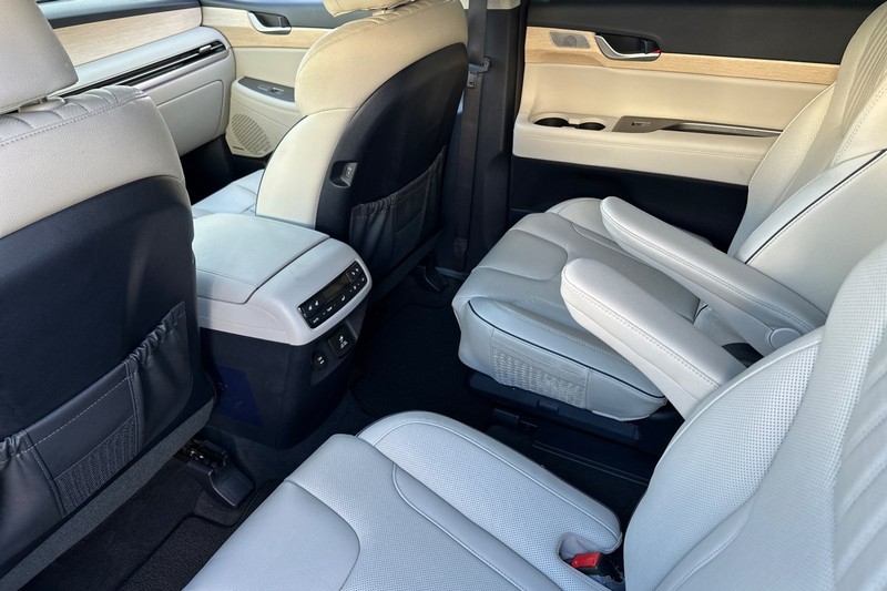 Hyundai Palisade Vehicle Full-screen Gallery Image 14