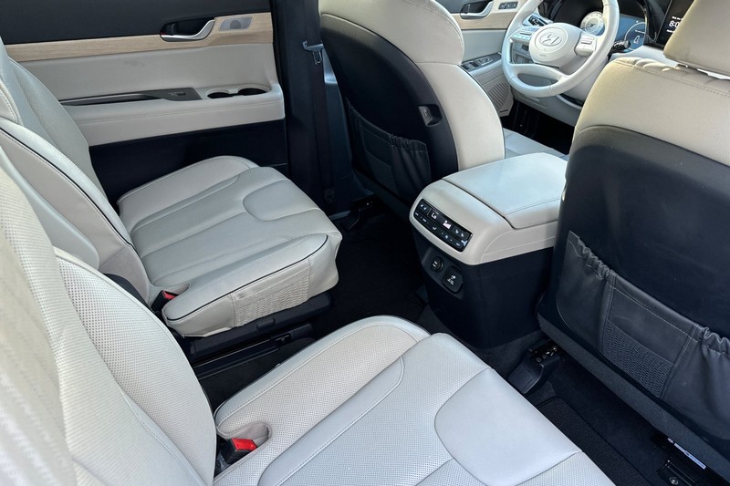 Hyundai Palisade Vehicle Full-screen Gallery Image 19
