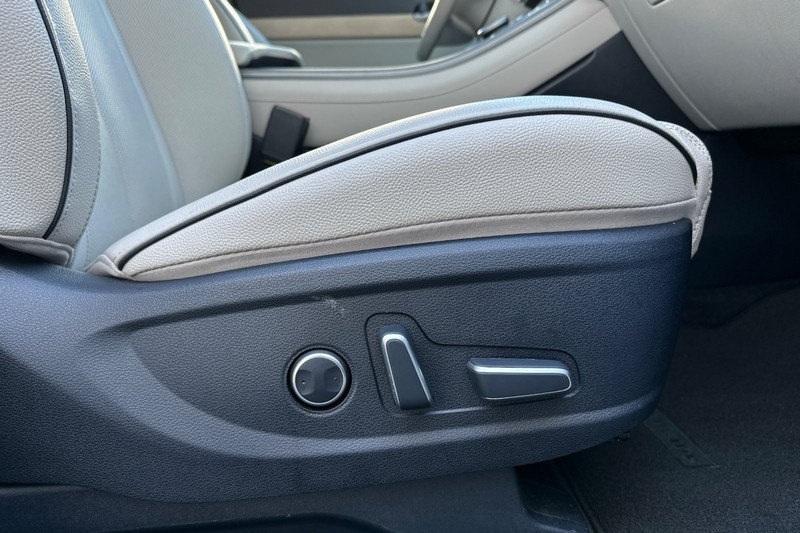 Hyundai Palisade Vehicle Full-screen Gallery Image 24