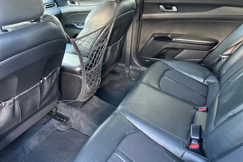 Kia K5 Vehicle Full-screen Gallery Image 14