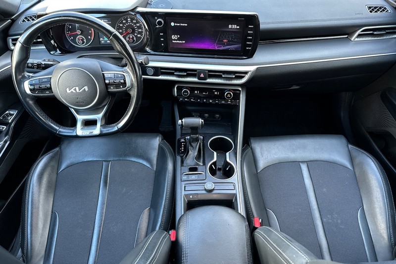 Kia K5 Vehicle Full-screen Gallery Image 15