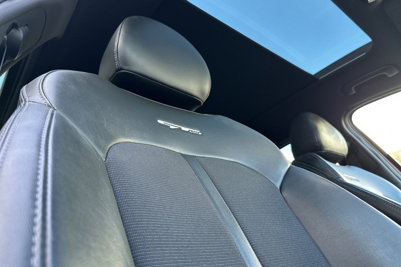 Kia K5 Vehicle Full-screen Gallery Image 19
