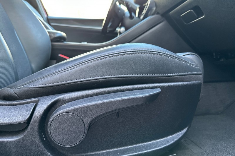 Kia K5 Vehicle Full-screen Gallery Image 22