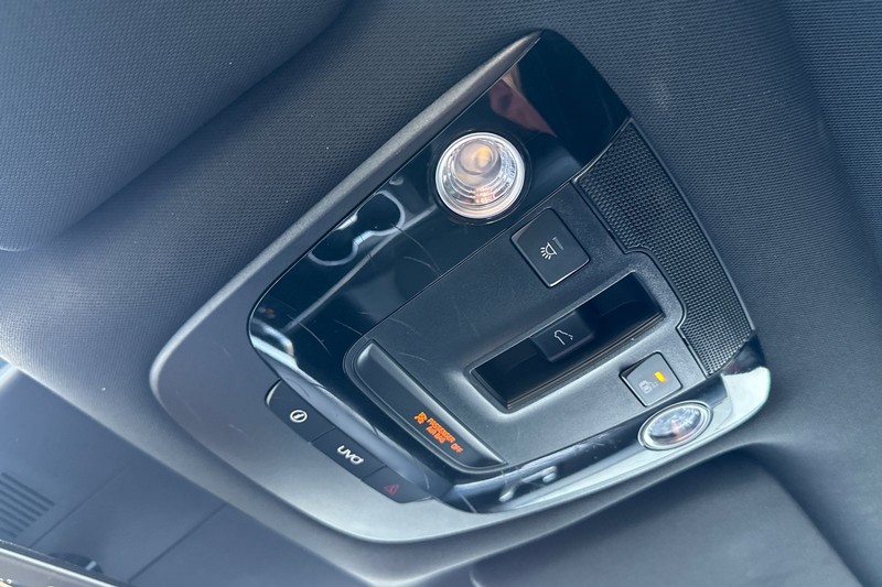 Kia K5 Vehicle Full-screen Gallery Image 23