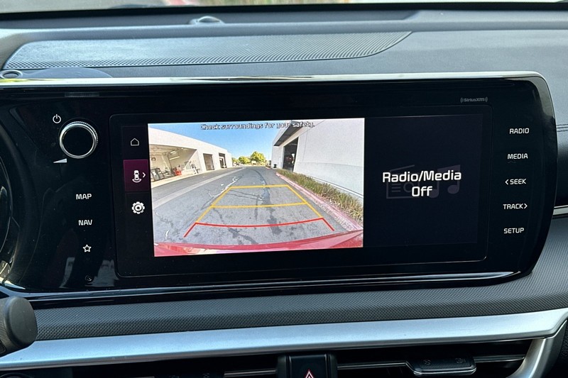 Kia K5 Vehicle Full-screen Gallery Image 26