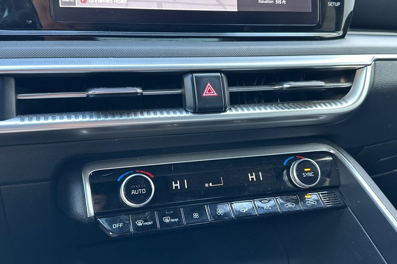 Kia K5 Vehicle Full-screen Gallery Image 27