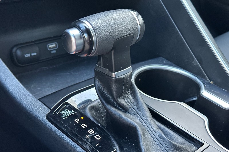 Kia K5 Vehicle Full-screen Gallery Image 31
