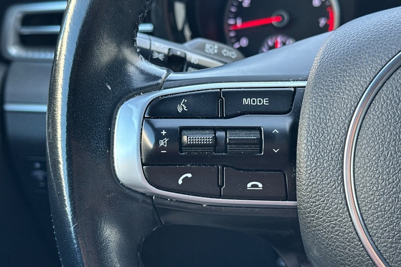 Kia K5 Vehicle Full-screen Gallery Image 34