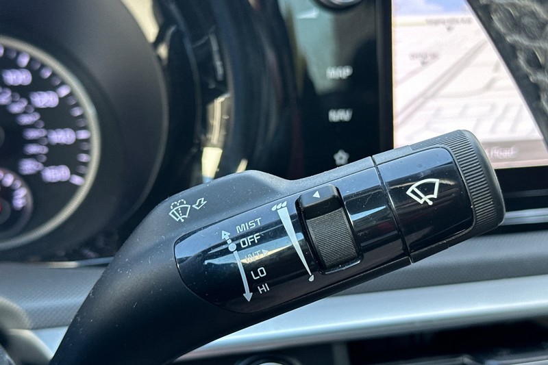 Kia K5 Vehicle Full-screen Gallery Image 37
