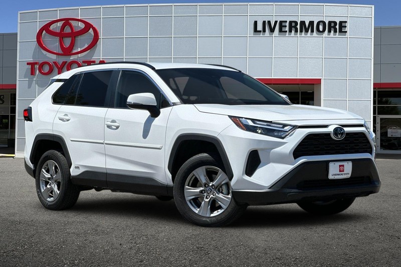 Toyota RAV4 Vehicle Full-screen Gallery Image 02