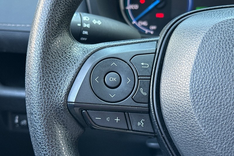 Toyota RAV4 Vehicle Full-screen Gallery Image 36