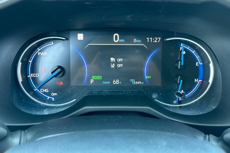 Toyota RAV4 Vehicle Full-screen Gallery Image 40