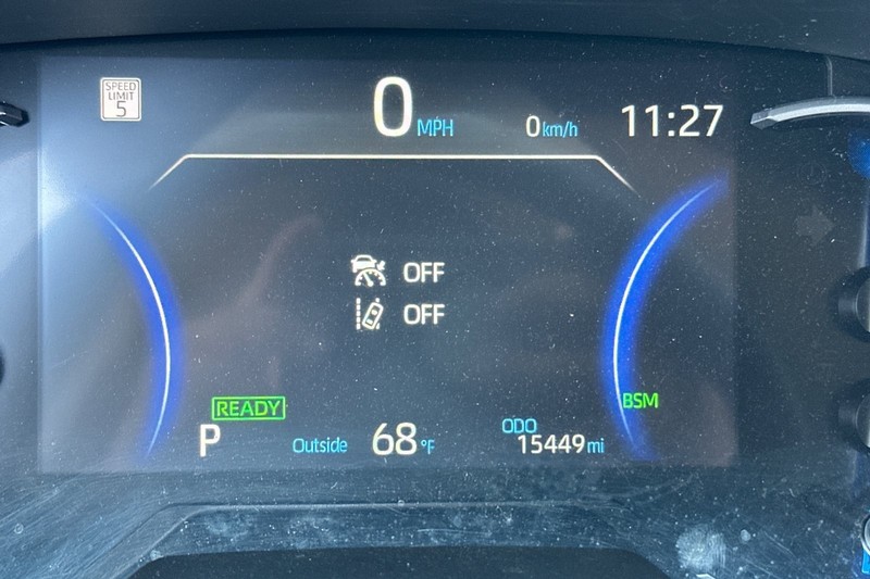 Toyota RAV4 Vehicle Full-screen Gallery Image 41