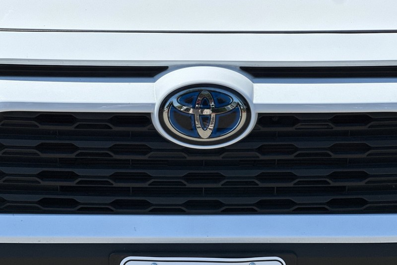 Toyota RAV4 Vehicle Full-screen Gallery Image 46