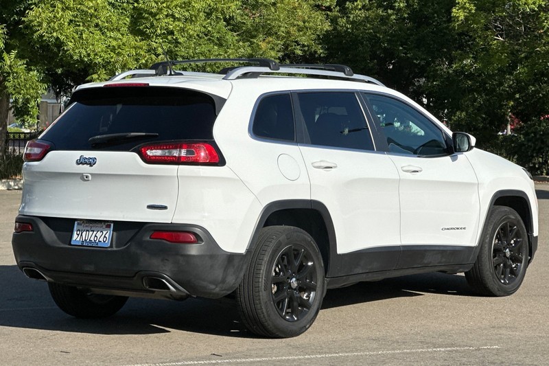 Jeep Cherokee Vehicle Full-screen Gallery Image 04