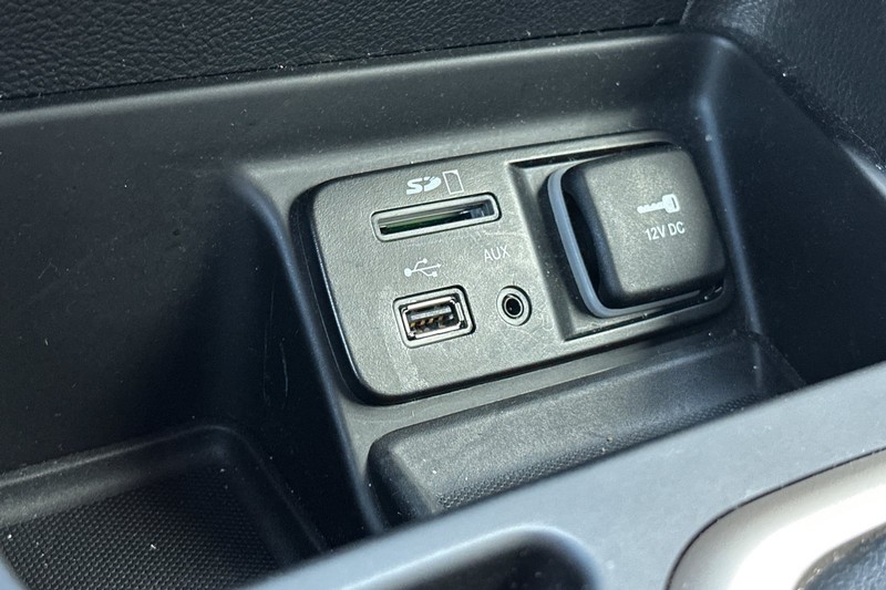 Jeep Cherokee Vehicle Full-screen Gallery Image 29