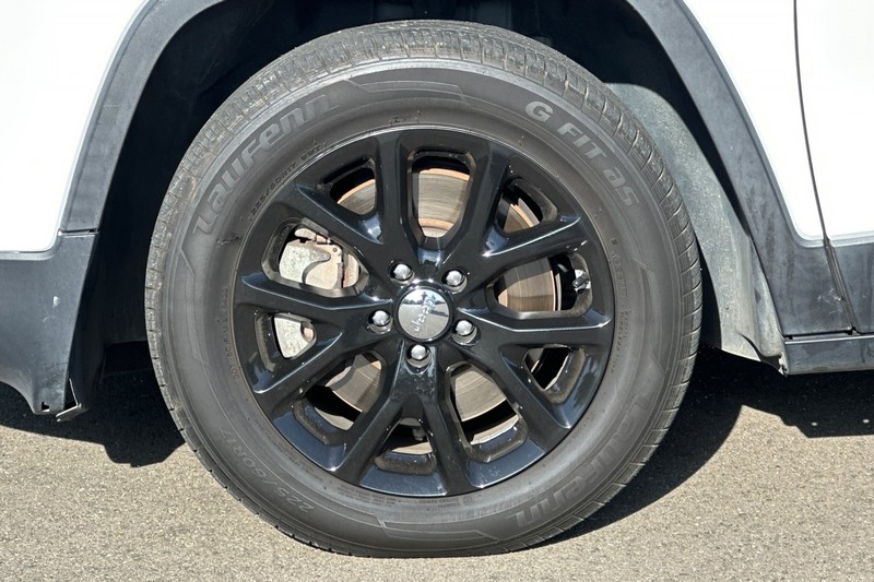 Jeep Cherokee Vehicle Full-screen Gallery Image 42
