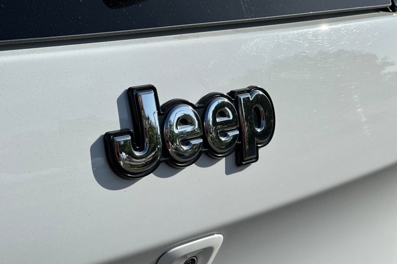 Jeep Cherokee Vehicle Full-screen Gallery Image 48