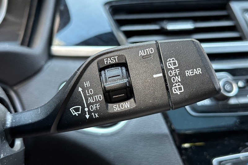 BMW X1 Vehicle Full-screen Gallery Image 37