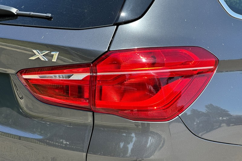 BMW X1 Vehicle Full-screen Gallery Image 48