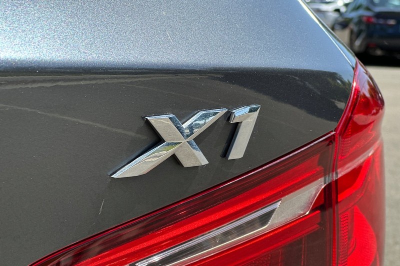 BMW X1 Vehicle Full-screen Gallery Image 49