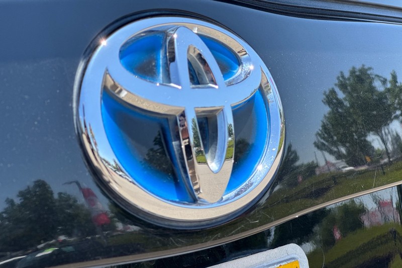 Toyota Prius Vehicle Full-screen Gallery Image 49