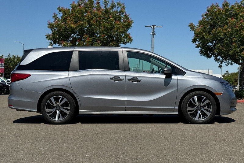 Honda Odyssey Vehicle Full-screen Gallery Image 03
