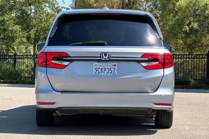 Honda Odyssey Vehicle Full-screen Gallery Image 05