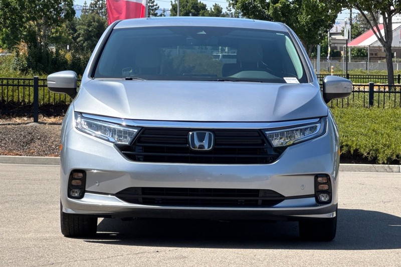 Honda Odyssey Vehicle Full-screen Gallery Image 09