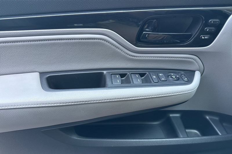 Honda Odyssey Vehicle Full-screen Gallery Image 11
