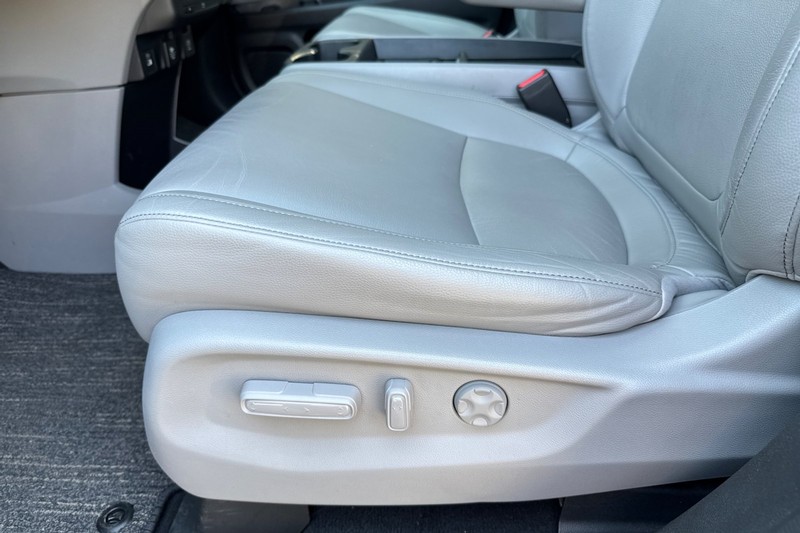 Honda Odyssey Vehicle Full-screen Gallery Image 13