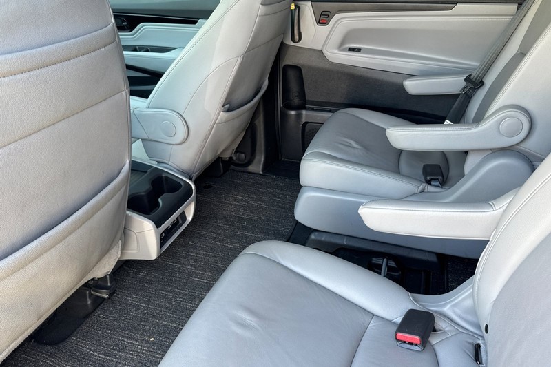 Honda Odyssey Vehicle Full-screen Gallery Image 14