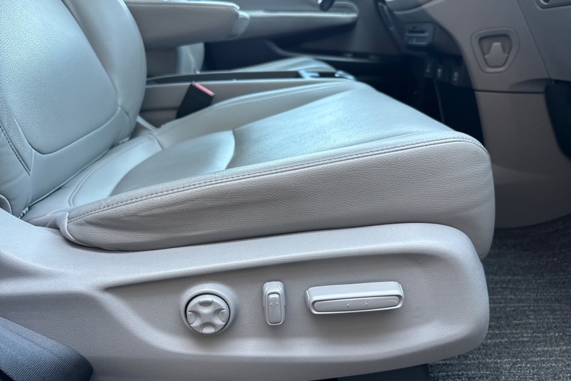 Honda Odyssey Vehicle Full-screen Gallery Image 24